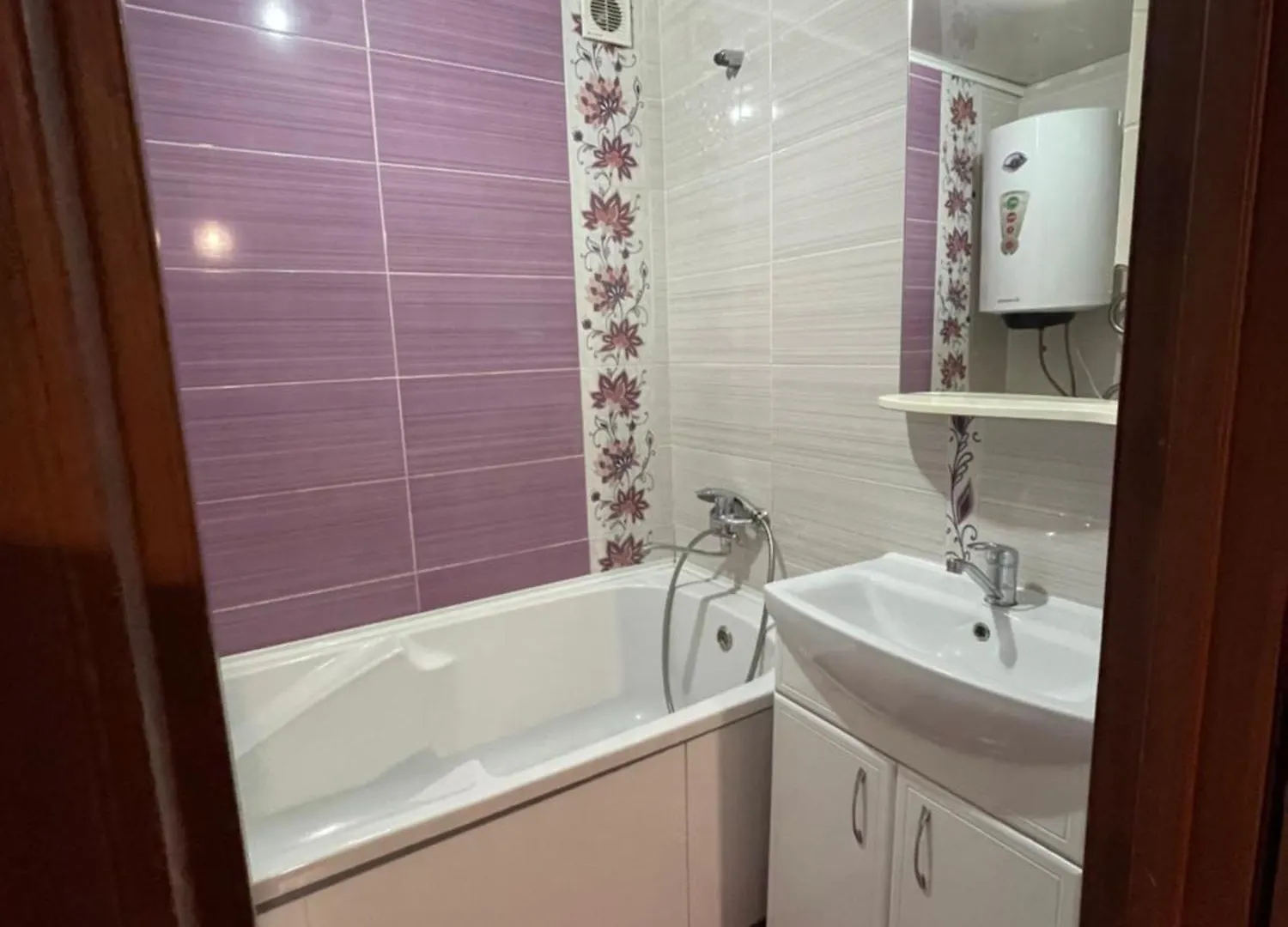 Посольства И Центр Развлечений Айлэнд Appartement Astana